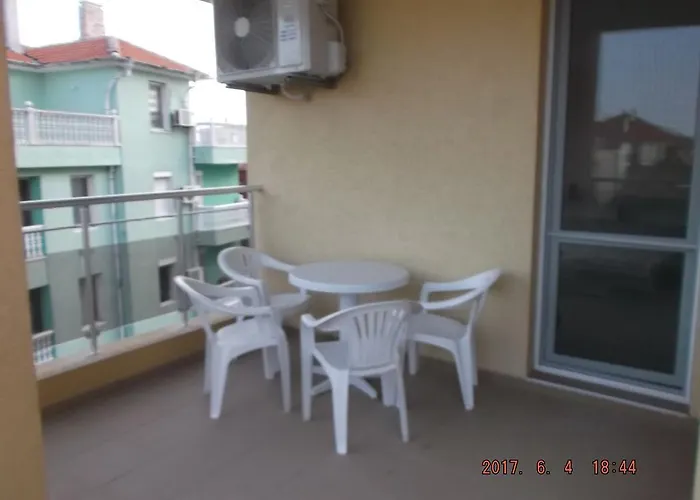 Apartment Lyudiev Pomorie