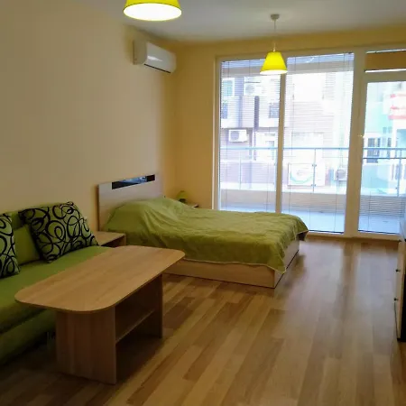 Lyudiev Apartamento *