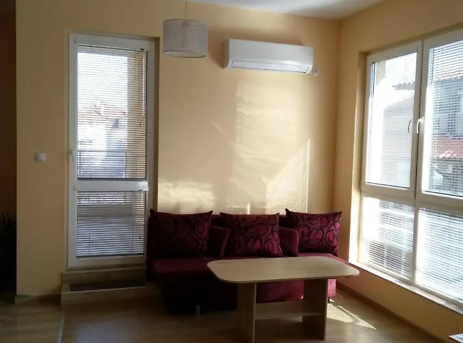 Lyudiev Apartamento *